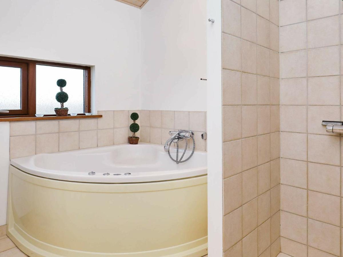 Three-Bedroom Holiday Home In Ulfborg 27 Thorsminde Εξωτερικό φωτογραφία